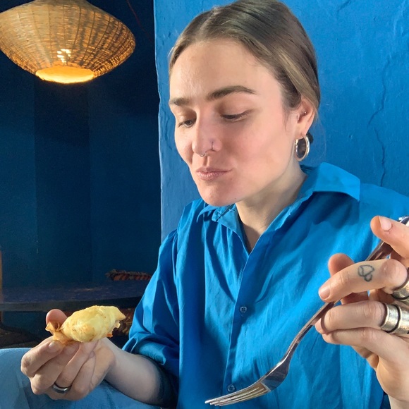 Bright blue blouse button up - medium/large - Picture 13 of 13